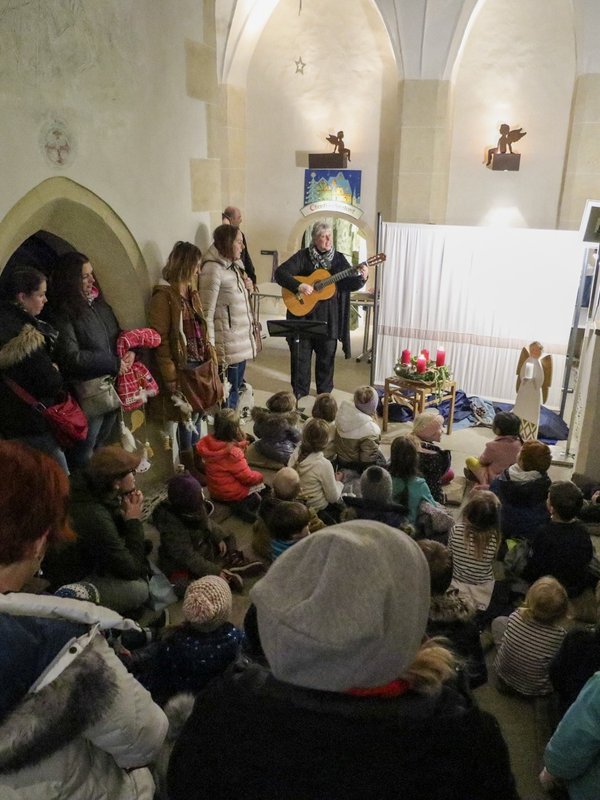 Advent Kinder.jpg